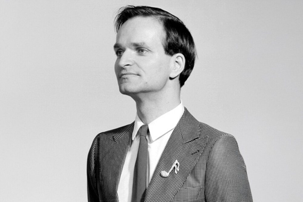 Florian-Schneider-1975-by-Maurice-Seymour-Studio